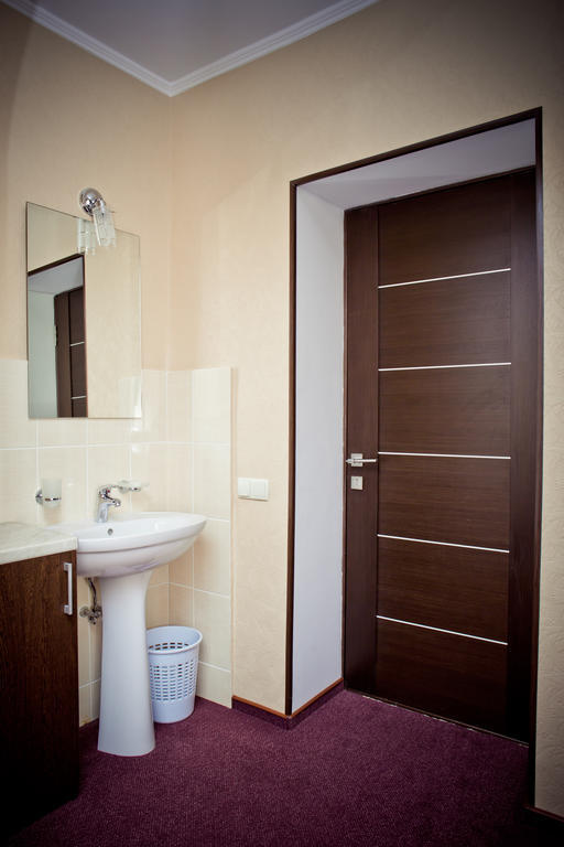 Grand Sport Hotel Brovary Phòng bức ảnh